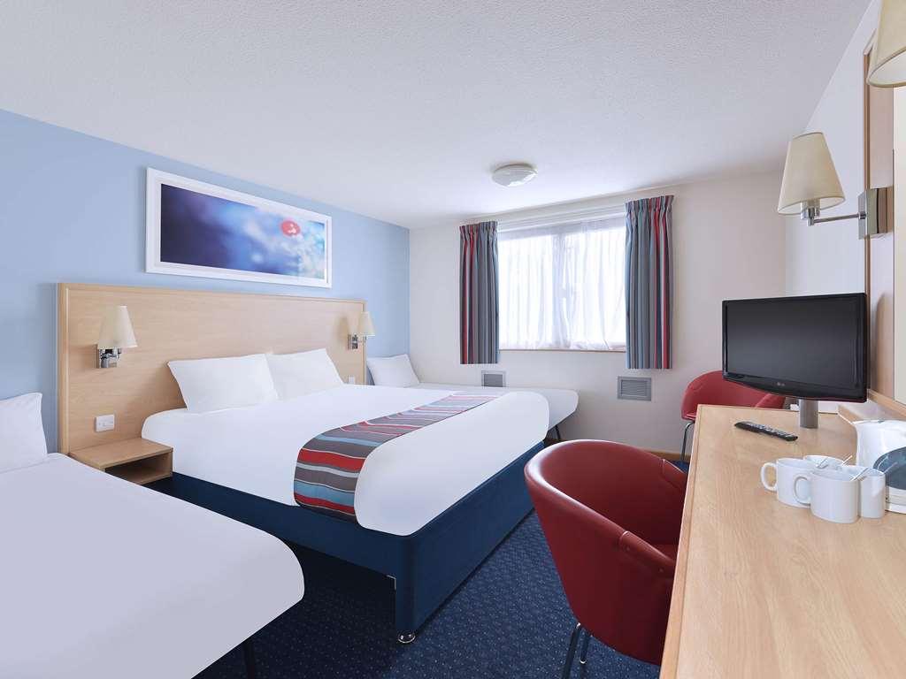 Travelodge Swindon Central Oda fotoğraf