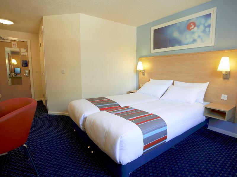 Travelodge Swindon Central Dış mekan fotoğraf