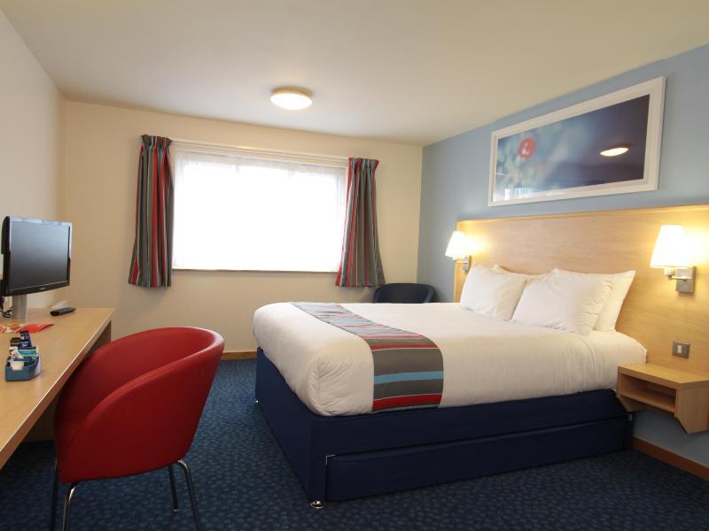 Travelodge Swindon Central Dış mekan fotoğraf