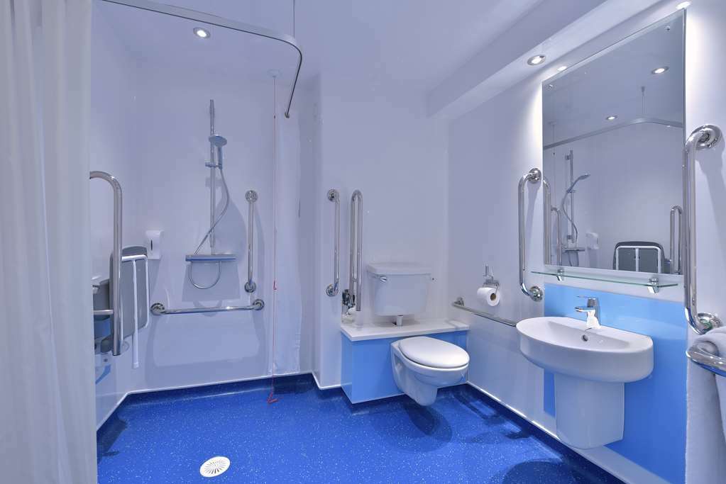Travelodge Swindon Central Oda fotoğraf